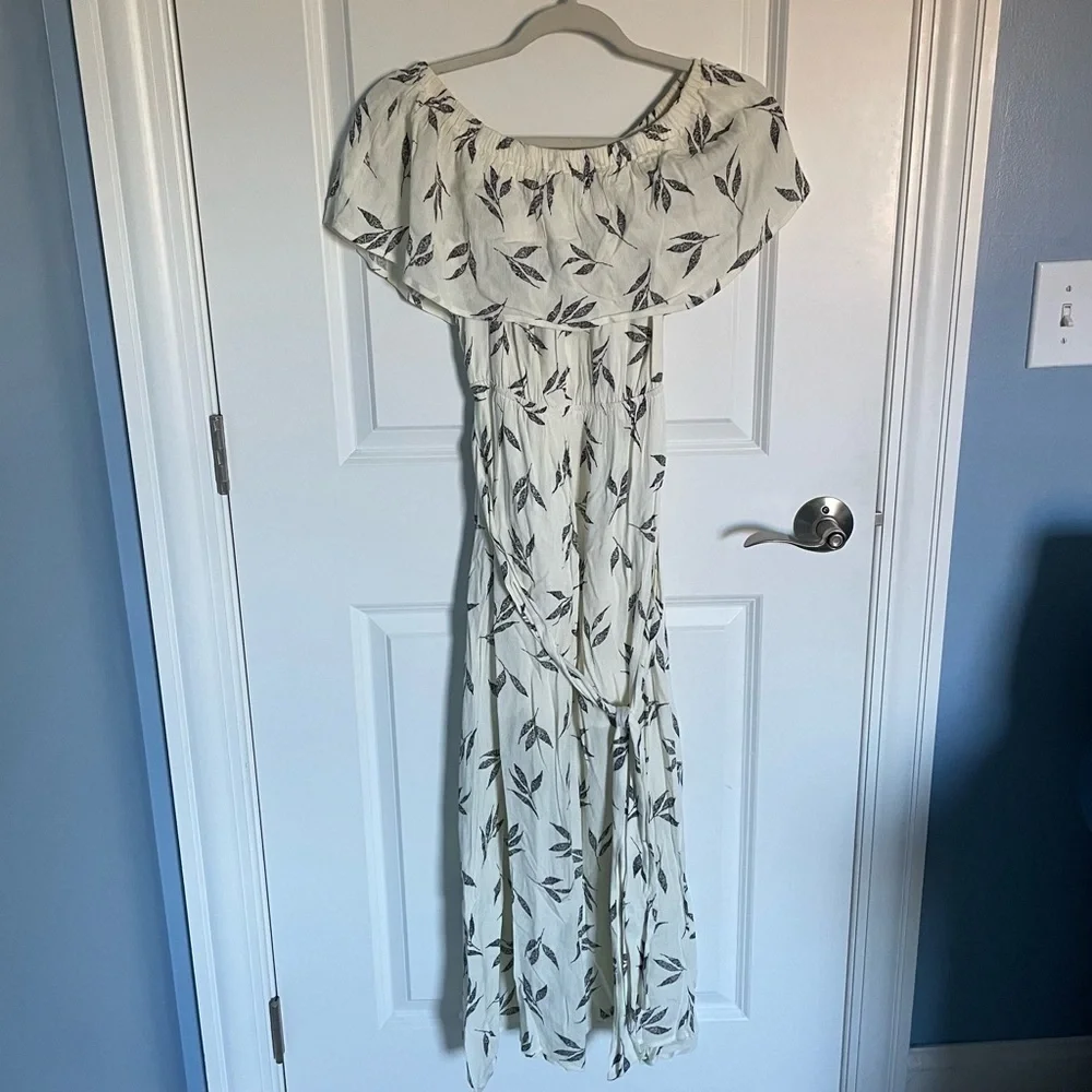 Baltic Born Leaf Print Off Shoulder Maxi Dress 18964 - Picture 2 of 14